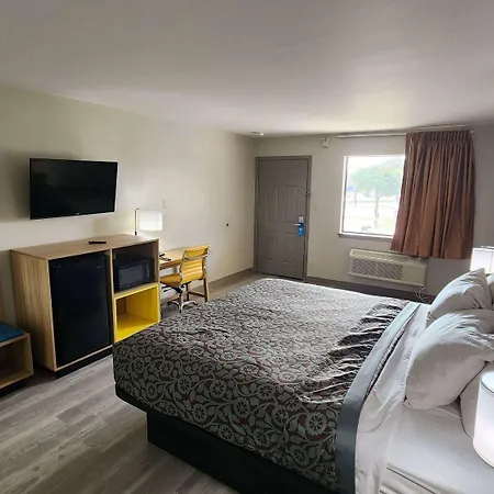 Days Inn Windcrest By Wyndham San Antonio-2